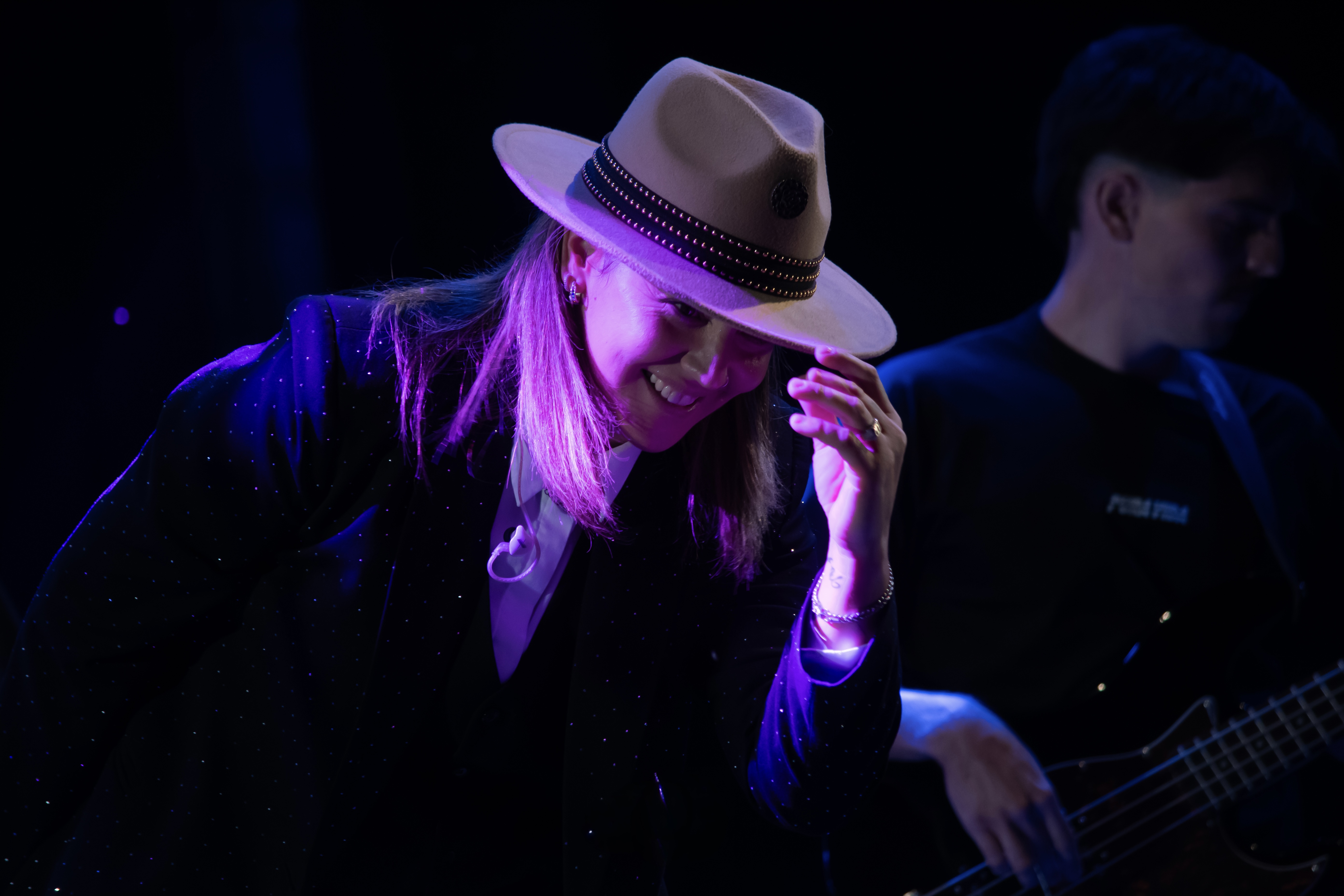 Amparo Sol Ringler - Cantante argentina con más de 13 años de experiencia en rock, pop, folklore, cumbia, cuarteto y más